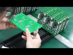 Inspecção da amostragem de produtos no workshop DIP IPQC